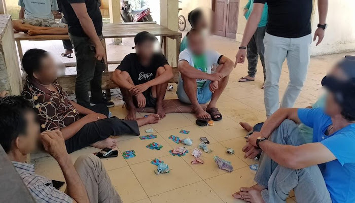 7 Penjudi Di Pasar Ikan Diboyong Polisi  