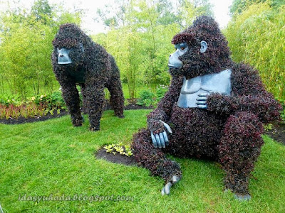 Taman Botani Bertemakan Binatang Di Quebec Canada