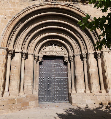 ROMÁNICO EN NAVARRA. IGLESIA DE SAN PEDRO. OLITE. Portada