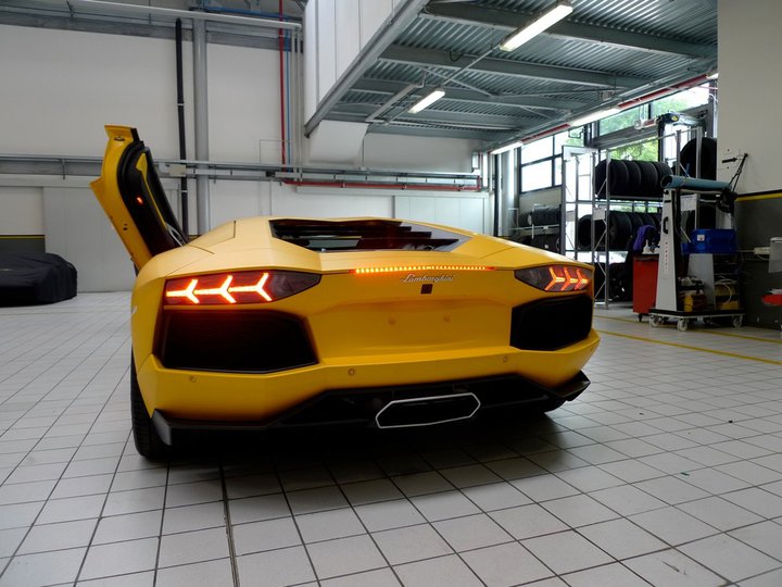 Matte yellow Aventador