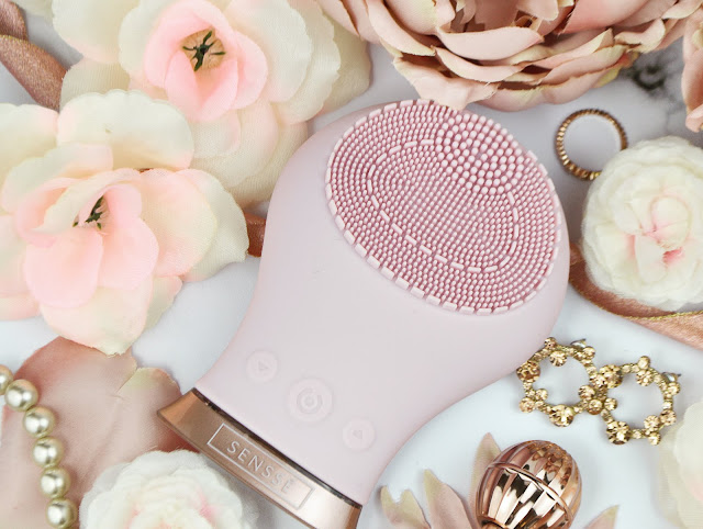 Senssé Skincare Must Haves - Review of Silicone Cleansing Brush & the Facial Contour Definer, Lovelaughslipstick Blog