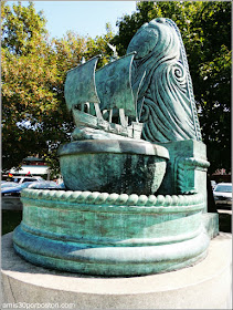 Columbus Quincentennial Memorial