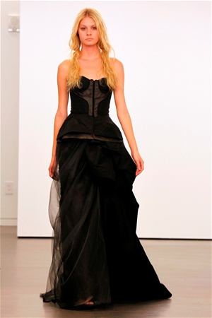  defile 09 VERA WANG 2012 2013 ABİYE MODELLERİ