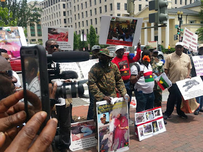 Biafran Members And Their Flags Storm White House In Washington D.C - Photos