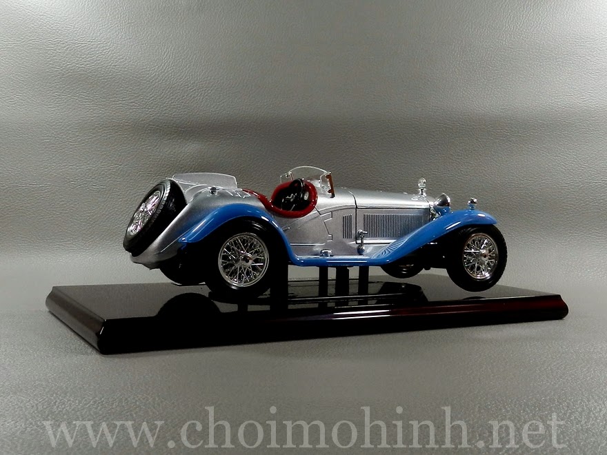 Alfa Romeo 8C Spider Touring 1932 1:18 bBurago right