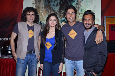 Alia Bhatt Looks Sexy In Tight Jeans and Blue Top At Film 'Highway' First Looks Launch Event 