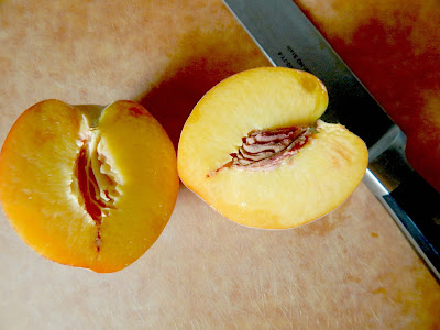 glazed peach tart (sweetandsavoryfood.com)