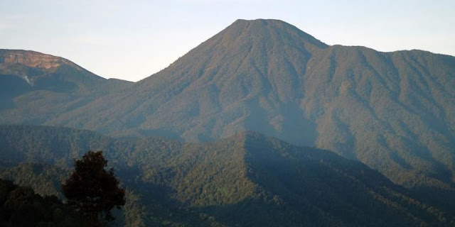 7 Gunung Tertinggi Di Jawa Barat