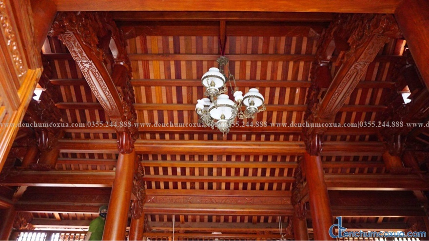 Tham quan công trình lắp đặt đèn chùm trang trí cổ điển cho nhà gỗ Nghệ An