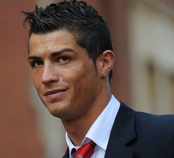 20 Model Rambut Populer Christian Ronaldo yang Dapat Kamu 