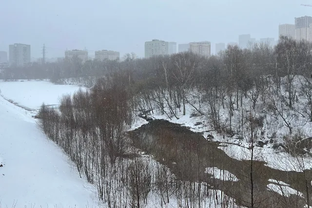 проспект Генерала Дорохова, пруд на реке Навершке («Базовский пруд» / Очаковский пруд), река Навершка