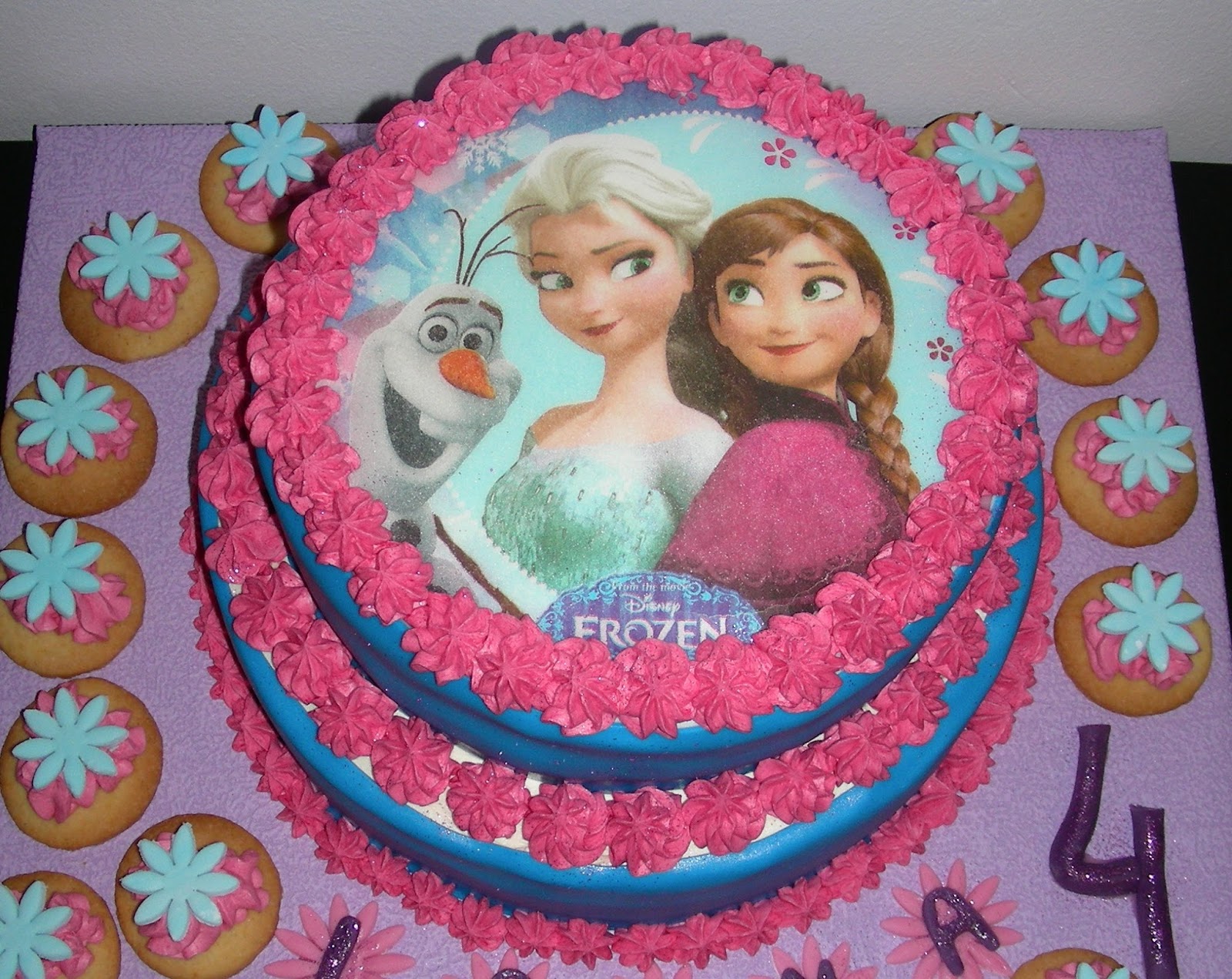 g¢teau d anniversaire Elsa Anna et Olaf La reine des neiges