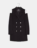 https://www.bershka.com/fr/femme/v%C3%AAtements/party-collection-%F0%9F%8E%84/veste-tailleur-type-robe--d%C3%A9coupes-aux-%C3%A9paules-c1010193228p101217510.html?colorId=800