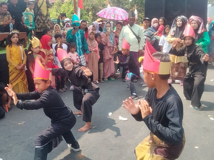 Galeri Foto Karnaval Desa Muntung 2023