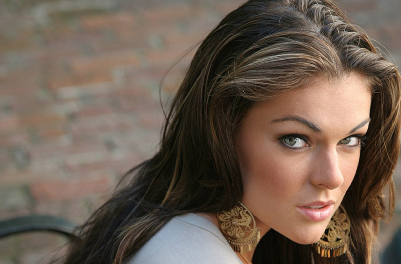 Serinda Swan