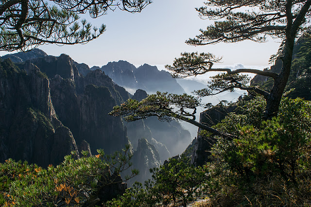 Panorama à proximité du pavillon du Nuage Dispersé (Huangshan)