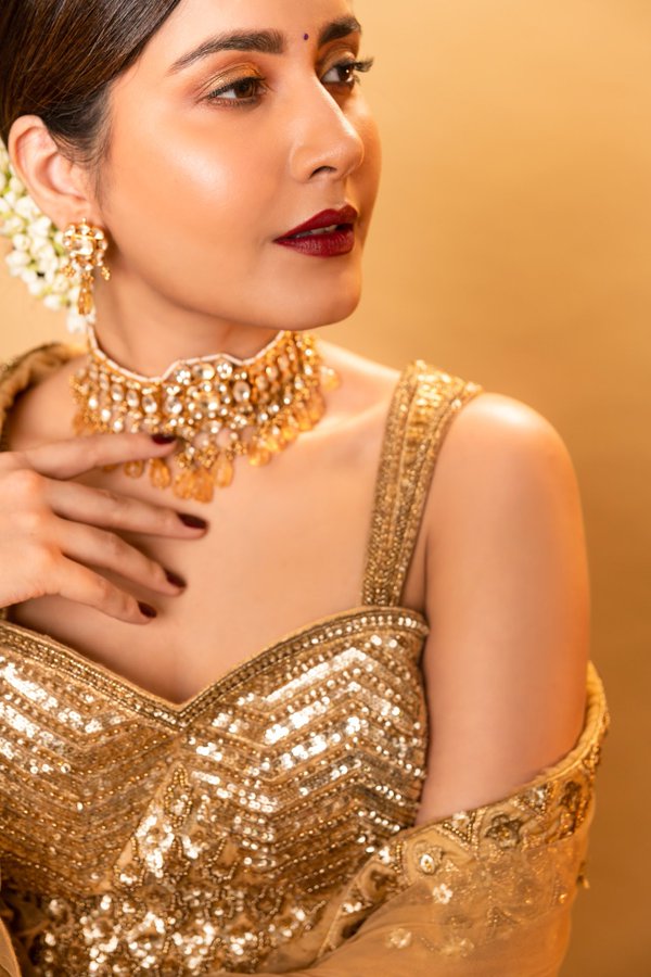 RaashiKhanna photos