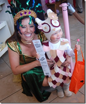 Trick or Treating Downtown 2012 018