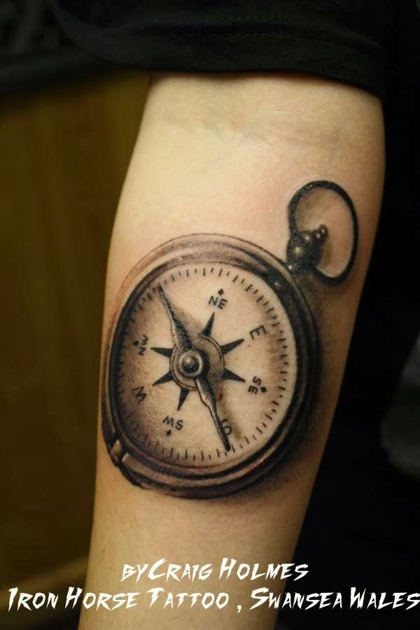 tattoo gallery for men: Cool Compass Tattoo Designs