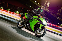 Kawasaki Ninja 300 (2013) Riding 1