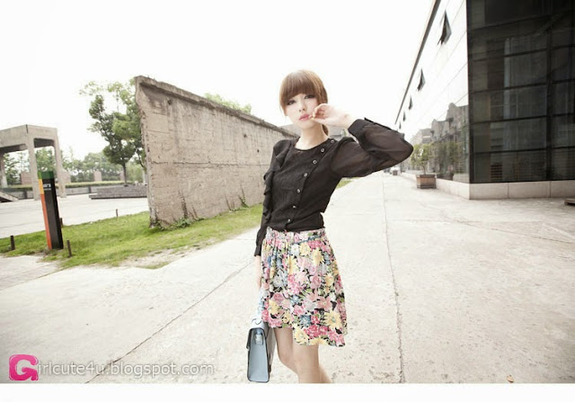 2 Zheng Lu - Mystery Figure- very cute asian girl-girlcute4u.blogspot.com