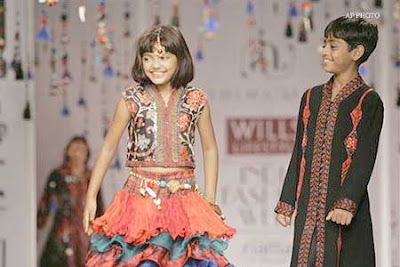 Slumdog Millionaire Kids Ramp Wills India Fashion Week 2009 Pics