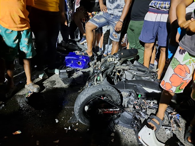 Mueren 2 jóvenes tras chocar motores en carrera clandestina 