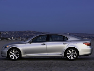 2009 Lexus LS 600h L Side View