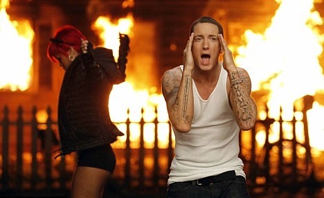 Eminem ft. Rihanna - Love The Way You Lie