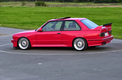 BMW M3 E30 side