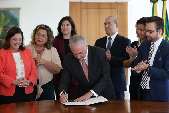 PROTEÇÃO À MULHER – Governo federal sanciona quatro novas leis 