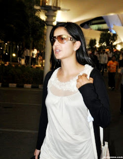 Katrina ,Ranbir & Arjun return from Rajneethi Dubai