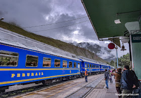 Trem de Ollantaytambo para Machu Picchu