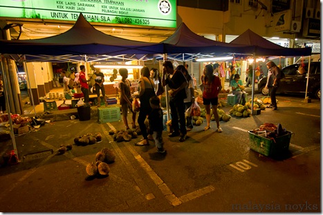 Satok market, kuching 32