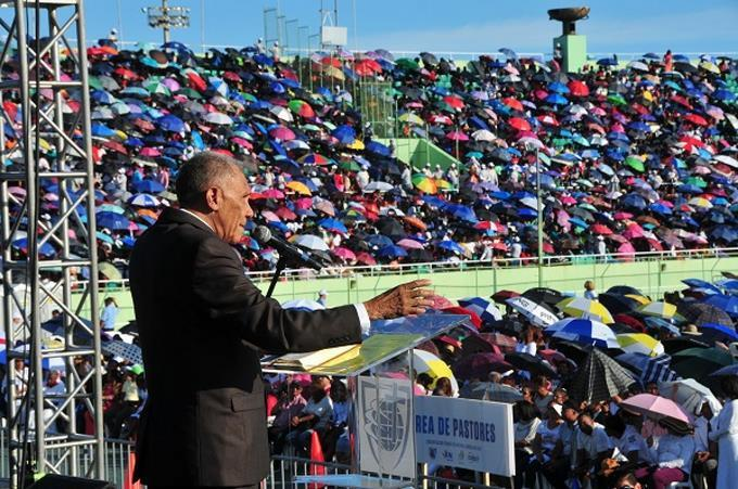 Vuelve la “Batalla de la fe” presencial, pero los asistentes deben presentar tarjeta de vacunación