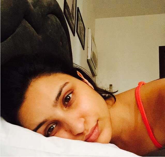 Bollywood Actresses and Their OFF bed early morning look - Parineeti Chopra