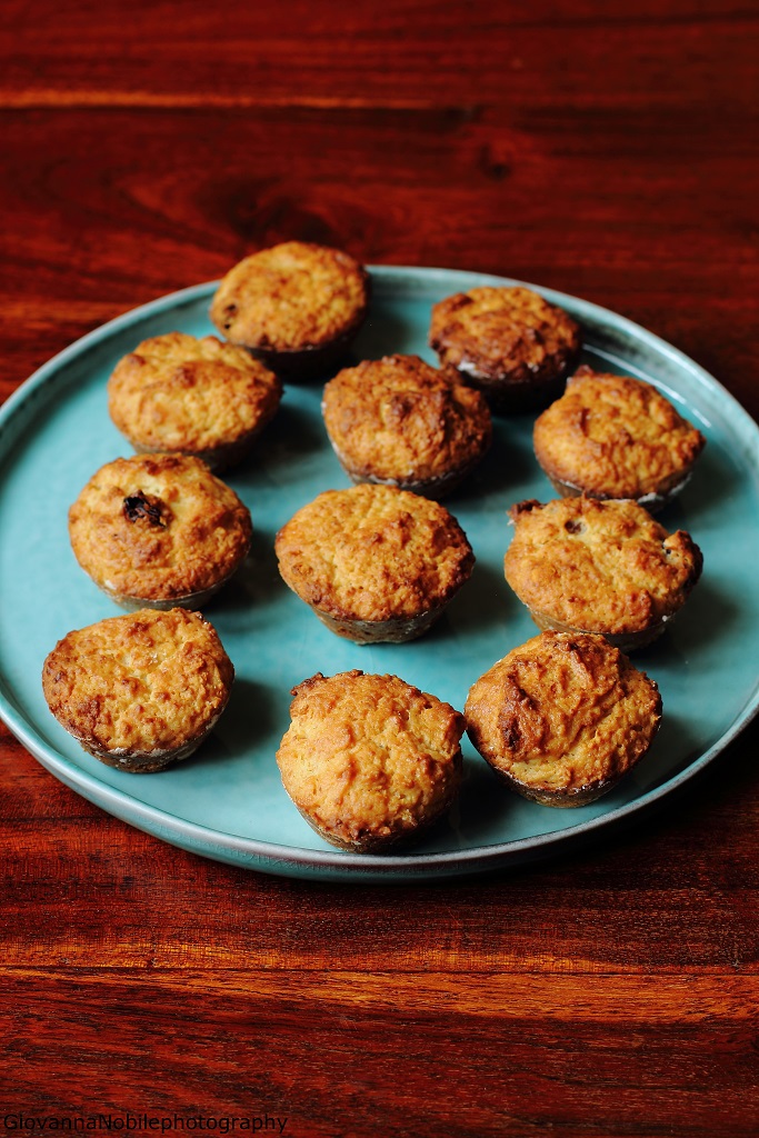 Dolcetti al limone con yogurt, mela e uvetta