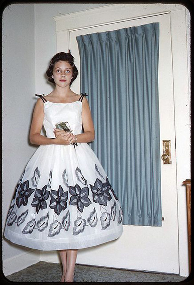 Fashion for Teen – 33 Charming Snapshots Captured Young Girls in Dresses  During the 1950s ~ Vintage Everyday