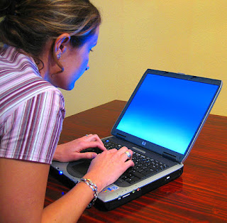 https://commons.wikimedia.org/wiki/File:Woman-typing-on-laptop2.jpg