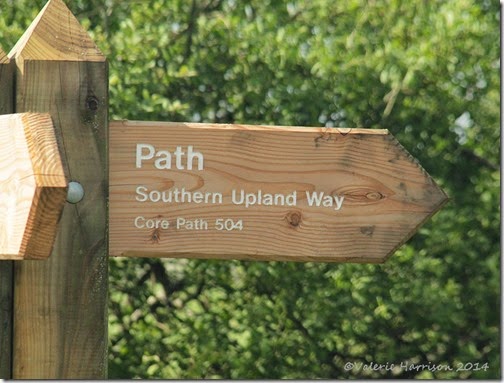 1-footpath-sign