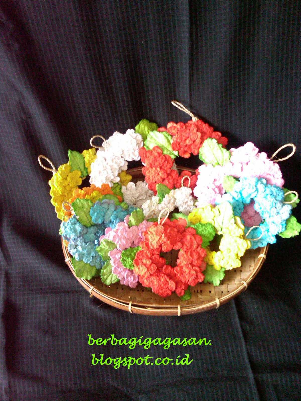 berbagi gagasan STEP BY STEP HANDICRAFT KRANS BUNGA 