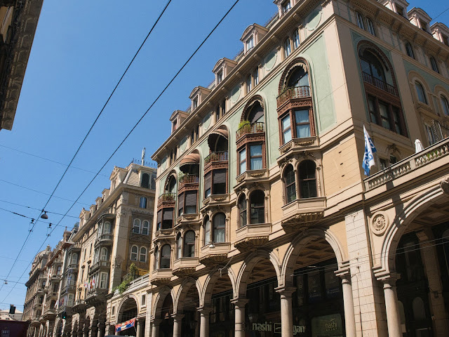 jiemve, le temps d'une pose, Italie, Gênes, Genova, façade, via XX settembre, arcades