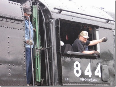 IMG_6380 Union Pacific #844 Engineer Steve Lee & Crew at Centralia on May 12, 2007