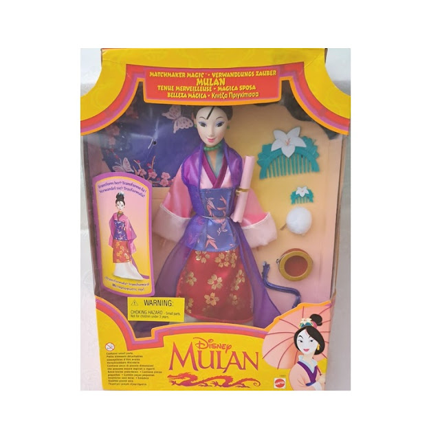 Poupée mannequin Disney Mulan tenue merveilleuse.