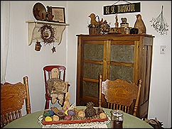 prim cupboards 036