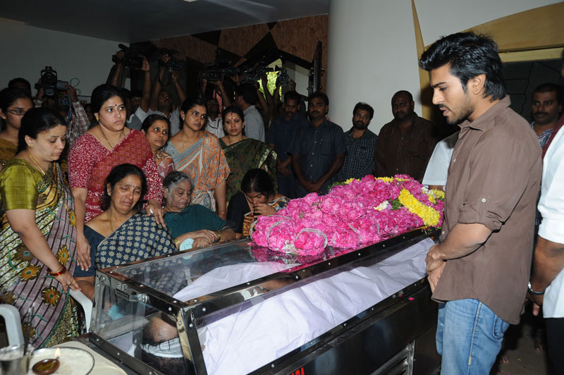 Photos Tollywood Pays Homage To EVV Satyanarayana film pics