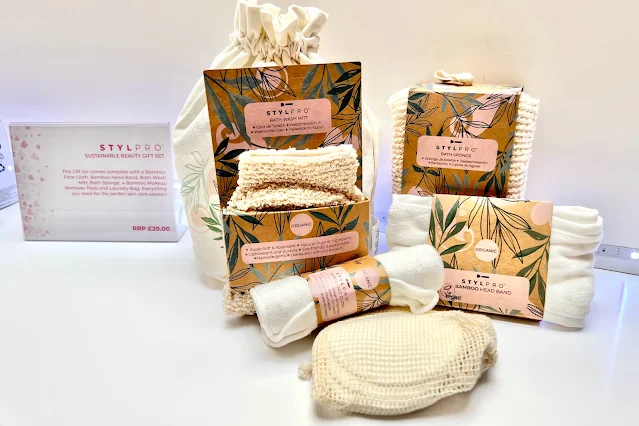 STYLPRO Sustainable Beauty Gift Set with face cloths, sponge, mitt and more