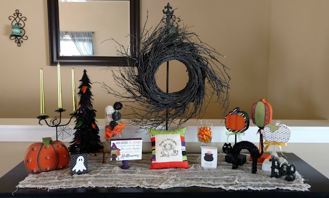 Get some Halloween decoration inspiration!  By choosing a color scheme, decorating for Halloween is easy!