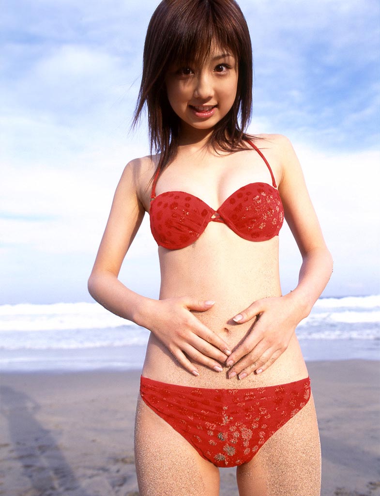 yuko ogura in red bikini photo 01