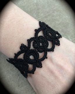 https://www.etsy.com/listing/210150688/tatted-lace-bracelet-kisses?